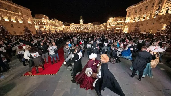 Množični trža&scaron;ki valček podrl svetovni rekord
