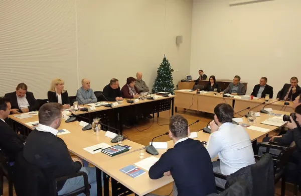 Občinski svet v Bukovici bo, vsa za zdaj, zasedal v sestavi, kot jo je 
potrdila volilna komisija.