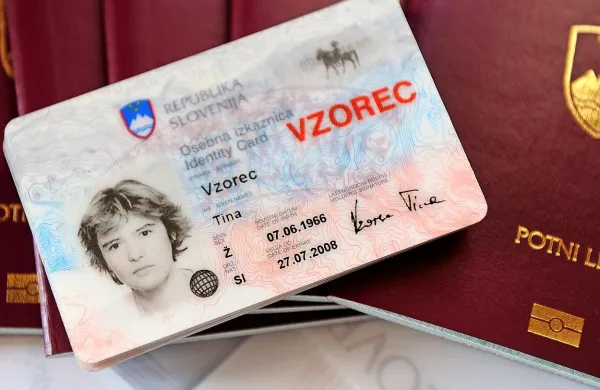 Če pohitite z vlogo, lahko dokumente dobite še pred prazniki.