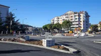 Po napovedih direkcije bo krožišče zelo široko, poskrbeli bodo 
tudi  za  odvodnjavanje in  cestno razsvetljavo. Na vse to pa bo treba 
počakati do konca januarja.