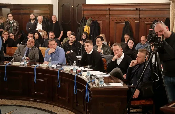 Poraženec drugega  kroga volitev Boris Popovič  bo svojo pravico 
iskal na  upravnem sodišču.