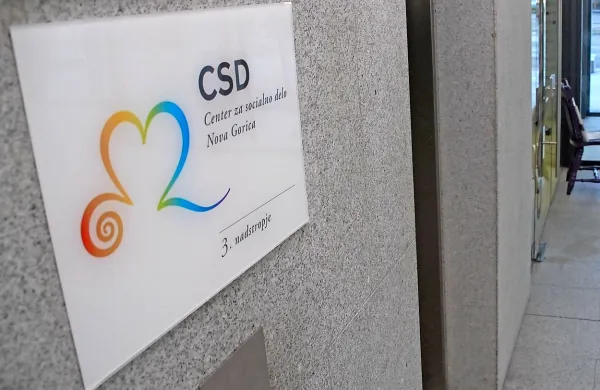Sindikat CSD Since 07 je preklical za 9. januar napovedano 
opozorilno stavko v centrih za socialno delo (CSD).