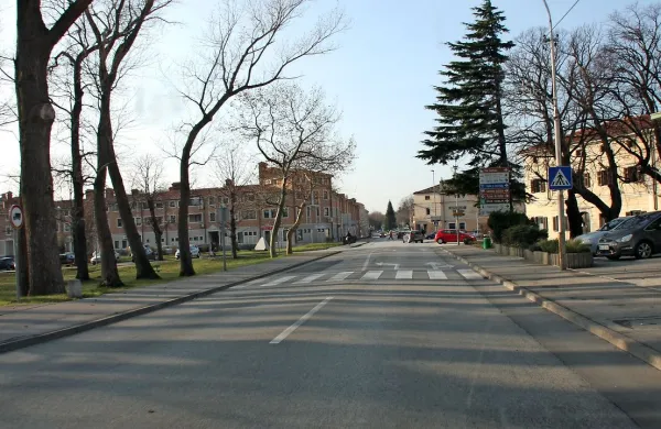 Občina namerava ob glavni prometnici v središču Ajdovščine 
urediti kolesarsko pot in izboljšati varnost pešcev.