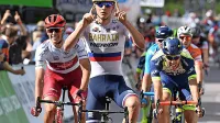 Matej Mohorič bo v majici državnega prvaka poskušal priti do 
odmevnega dosežka tudi na spomladanskih severnih klasikah. 