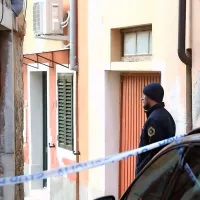 Dostop do Tartinijeve ulice je omejen s policijskimi trakovi.