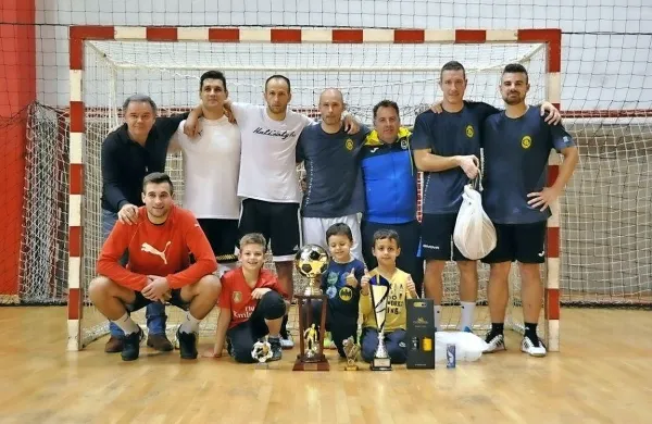 Zmagovalna ekipa Hoti Style z “okrepitvami”