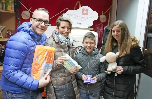 Zbrali so 14.000 evrov in več kot tri tone dobrot in izdelkov za družine v stiski