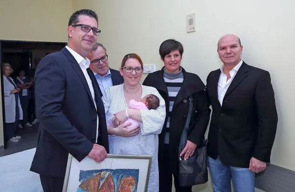 Kot zadnja v minulem letu je mamica Nika Markežič rodila deklico 
Aljo.