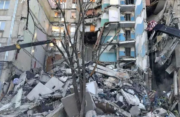  Število žrtev ponedeljkove eksplozije plina v stanovanjski zgradbi 
v Magnitogorsku na jugozahodu Rusije še narašča.