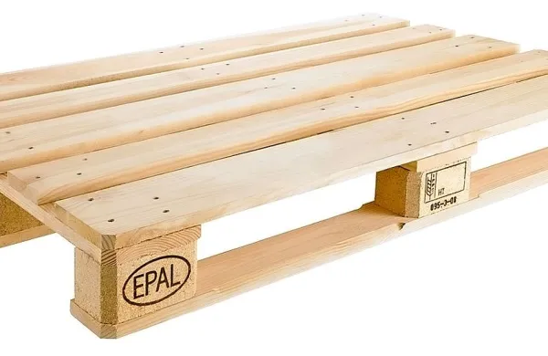 S kombijem odpeljali sto palet