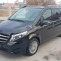 Občina je imela v uporabi tudi kombi Mercedes Benz V za prevoz 
do osmih potnikov. 