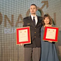 Mihael Bezjak, Policijska postaja Postojna, in Anja Štefan, pesnica 
in pravljičarka, sta On in Ona izbora Radia 94.