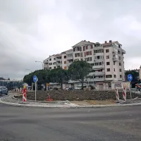 Oblika krožišča je že dobro vidna, končno podobo pa bo dobilo do  
konca meseca.  