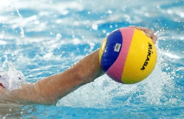 Vaterpolska tekma 14-letnikov v Beogradu prekinjena zaradi pretepa star&scaron;ev