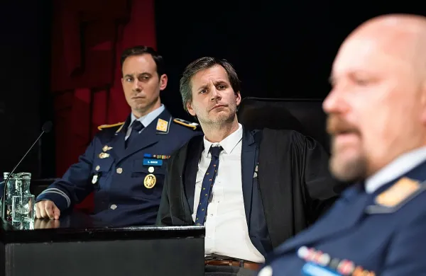 Sredi februarja bo v koprskem gledališču gostovalo Prešernovo 
gledališče Kranj z  vznemirljivo dramo Teror.