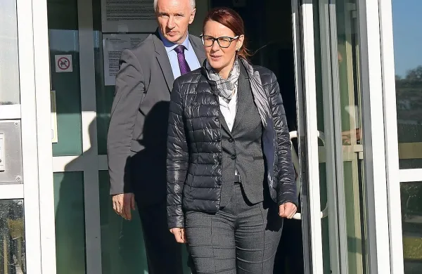 Pravosodna ministrica Andreja Katič (za njo direktor vseh slovenskih zaporov Jože Podržaj)  je včeraj napovedala, da bodo  v 
kratkem posodobili video nadzorni sistem. 