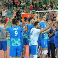 Slovenski odbojkarji so dobili tekmece, ki jih bodo gostili v 
Stožicah.
