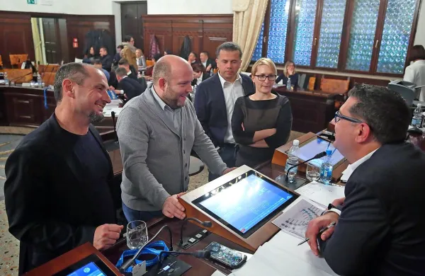 Koprski občinski svet pooblastil Bržana za zastopanje v upravnem sporu