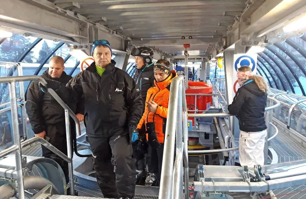 Bovška delegacija  si je ogledala smučarski sistem v Val Gardeni, podobnega si želi tudi na Bovškem. 