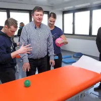 Do čim bolj&scaron;e rehabilitacije po možganski kapi