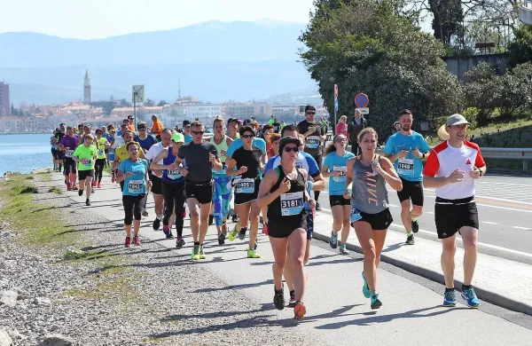  Na letošnji Istrski maraton, ki bo 13. in 14. aprila v Portorožu, se je 
na vseh trasah do zdaj prijavilo že več kot 3000 tekačev.