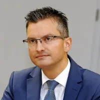  Premier Marjan Šarec se je ministru Prešičku  zahvalil za dosedanje 
delo; četudi se njegov mandat končuje na ta način, je po Šarčevih 
besedah vseeno pokazal voljo po reševanju stvari.