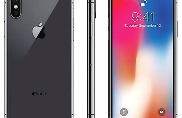 Tehnološki gigant Apple je sporočil, da bo odpravil napako na 
aplikaciji Facetime na napravah iphone, ki drugim omogoča 
dostop do mikrofona in kamere, preden se oseba oglasi na klic.