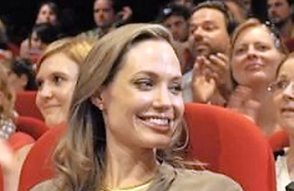 Ameriška igralka in režiserka Angelina Jolie bo zaigrala v srhljivki 
Those Who Wish Me Dead.