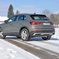 Audi Q3 so v preteklosti sestavljali v španski tovarni, zdaj pa so 
njegov rojstni kraj preselili v tovarno v madžarskem Gjuru.