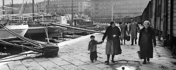  Ameriški časopis Life, ki je izhajal do leta 1975, je na svojih straneh pogosto objavljal fotografije in članke o  Trstu. 