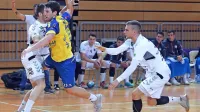 Žiga Smolnik  (v rumeno-modri opravi) je s Trebanjci odiral že 
veliko tekem.