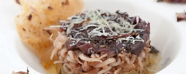 Kalamari s sotiranim regutom in dimljeno skuto