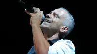 Eros Ramazzotti se bo na  odru spominjal tudi svojega prvega nastopa na Sanremu:  pred 35 leti je  zapel Terra promessa.