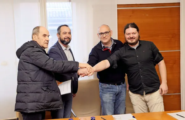 Predsedniki Oton Mozetič (ZZP), Tomaž Slokar (SDS), Sašo Kogovšek (SD) in Luka Manojlović (Goriška.si) so včeraj partnerstvo 
zapečatili s podpisom koalicijskega sporazuma. 