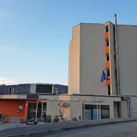 Delna prenova &Scaron;tudentskega doma Prisoje