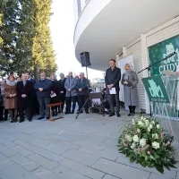 Posebni ljudje pi&scaron;ejo novo knjigo
