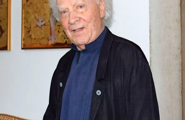 Umrl je Jean Guillou