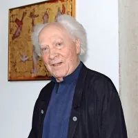 Umrl je Jean Guillou.