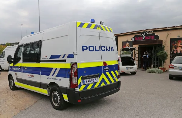 Novogoriški kriminalisti so  septembra leta 2017 končali obsežno 
kriminalistično preiskavo in zaradi preprodaje prepovedanih drog 
ovadili pet osumljenih. 