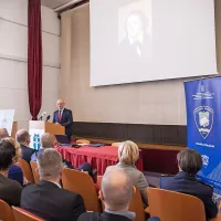 Z razstavo ponaredkov umetnin opozarjali na kriminal na trgu umetnin
