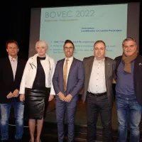 Z leve Valter Mlekuž, Manuela  Božič Badalič, Stefano Mazzolini, 
Danijel Krivec in župan občine Trbiž Renzo Zanetti.     