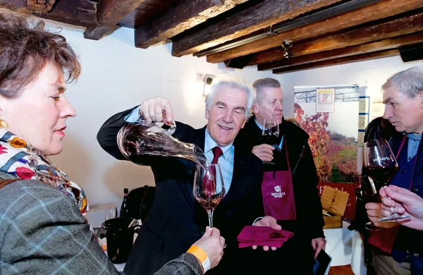 Izola danes gosti peti mednarodni festival vin Svet refoška, na 
katerem bodo svoje proizvode predstavili vinarji iz slovenskih 
vinorodnih okolišev Slovenska Istra in Kras.