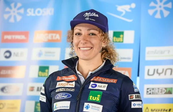 Ilka Štuhec je na svetovnem prvenstvu, na najbolj pomembni 
tekmi sezone, prikazala najboljšo predstavo ter s popolnim 
smukom za učbenike osvojila svoje drugo odličje najžlahtnejšega 
sijaja na velikih tekmah.