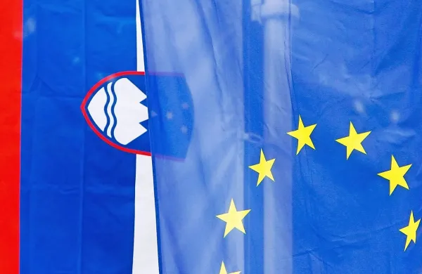 Sloveniji se v sredo izteka rok za odgovor na hrvaški ugovor glede 
pristojnosti Sodišča EU o odločanju na slovensko tožbo proti 
Hrvaški zaradi nespoštovanja evropskega prava.