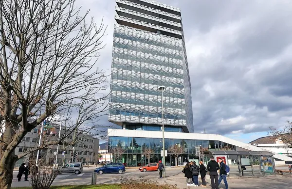 V Dutb so zavrnili vse štiri ponudnike za dokončanje del v drugi in 
šesti etaži Eda centra, ker so zahtevali preveč denarja.  