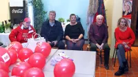 V volilnem  štabu SD ob prvem krogu volitev -   drugi z leve je 
županski kandidat Bojan Drevenšek, ob njem Vojka Štular in  
skrajno desno Meira Hot.  