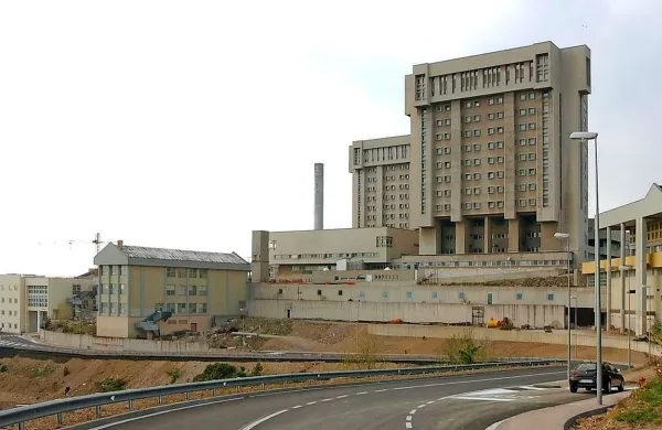 V noči iz torka na sredo so neznanci vlomili v lekarno znotraj 
Glavne bolnišnice in ukradli zelo draga onkološka zdravila. 