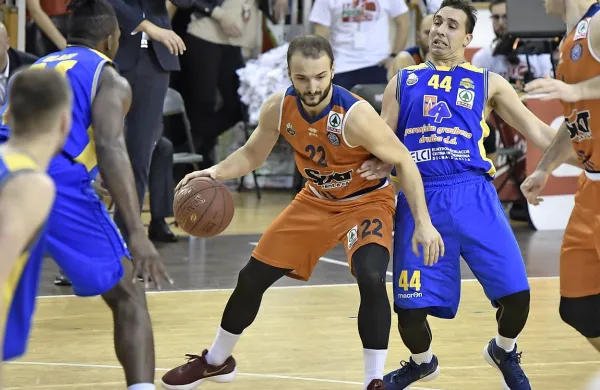 Lanski finale pokala med Primorsko in Šenčurjem.
