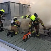 Pri gašenju je sodelovalo približno 60 prostovoljnih gasilcev.