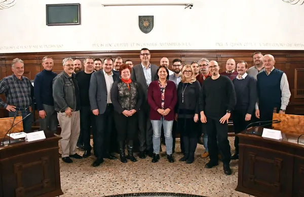 Na pobudo župana Aleša Bržana so se sredi januarja v Pretorski 
palači sestali predsedniki krajevnih skupnosti koprske občine.